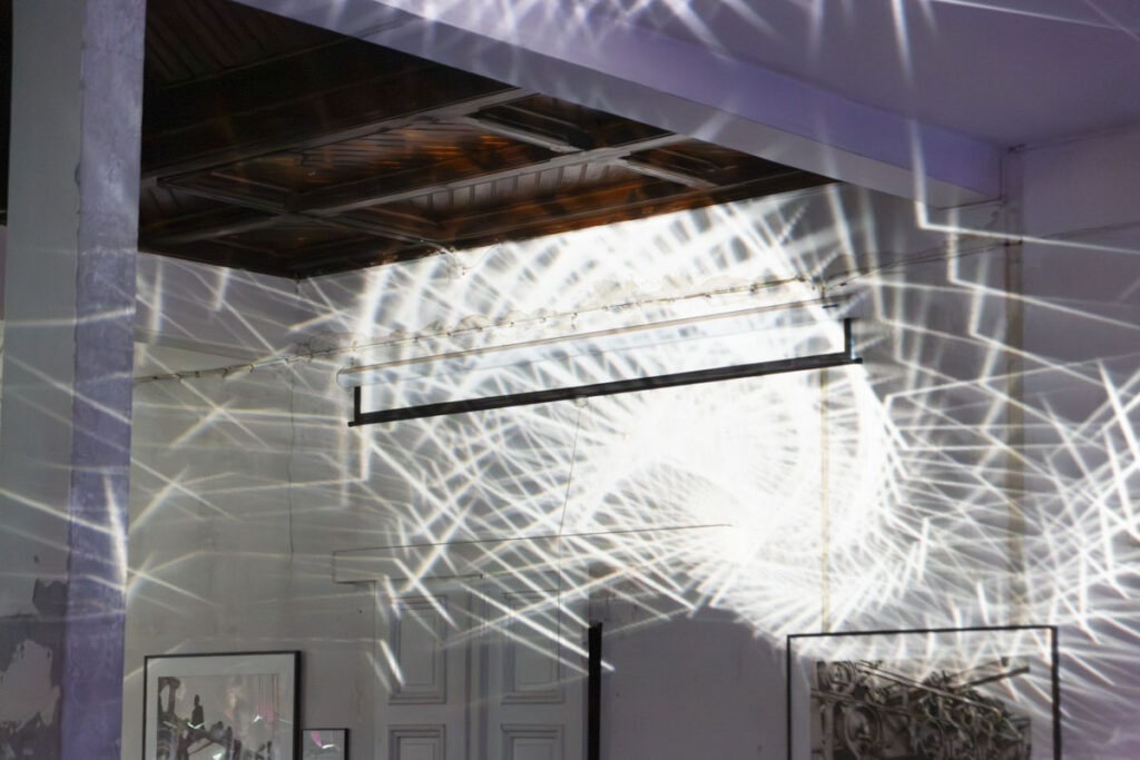 LRC-Export-145 The Sacred Veil, Aufführung mit der Lichtinstallation von Harm Bremer